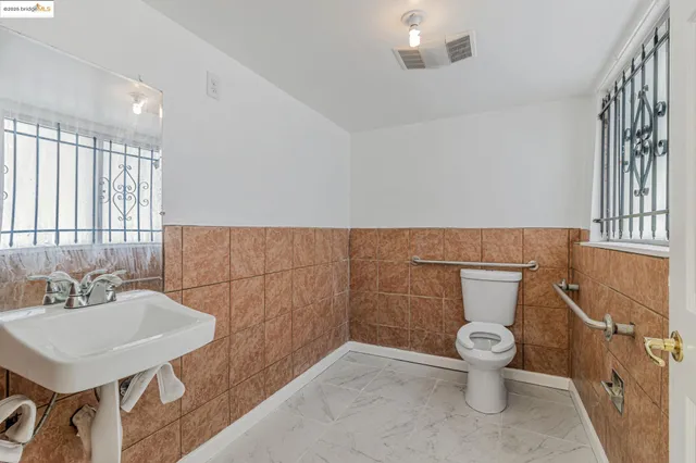 $849,000 | 3109 Sacramento Street, Berkeley, CA 94703