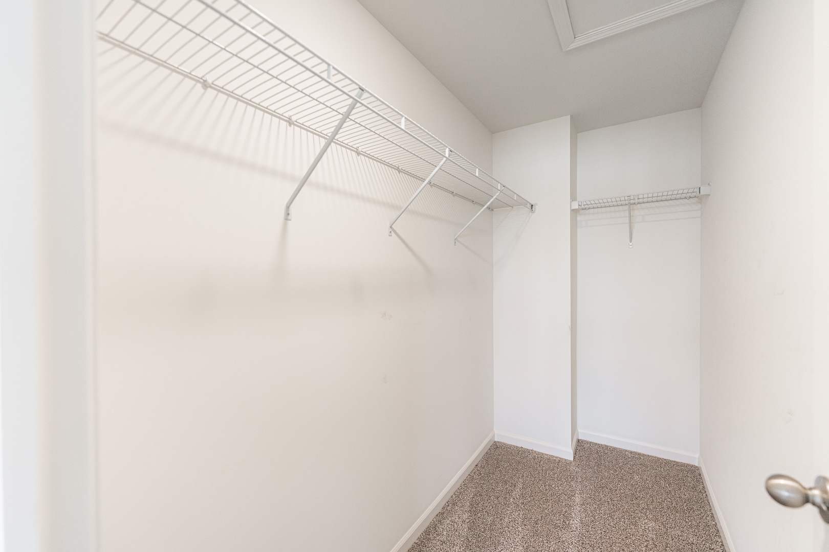 2016 Yellowstone Boulevard Mundelein, IL 60060 - Photo 18 of 30 a view of small space