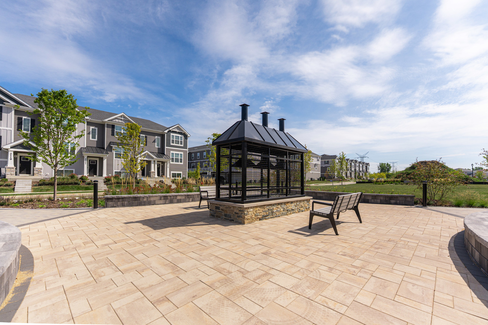 2016 Yellowstone Boulevard Mundelein, IL 60060 - Photo 29 of 30 a view of a house with outdoor space and sitting area