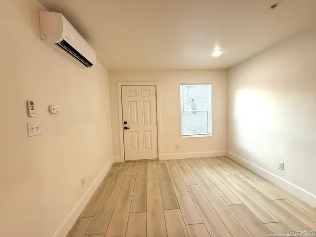 $850 | 2204 West San Antonio Street, Unit 6, New Braunfels, TX 78130