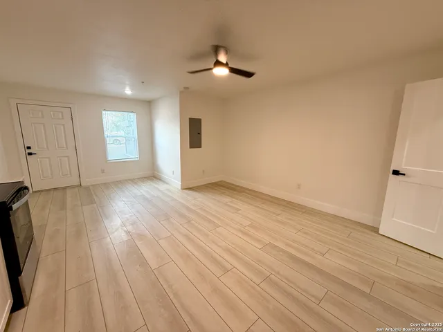 $850 | 2204 West San Antonio Street, Unit 6, New Braunfels, TX 78130