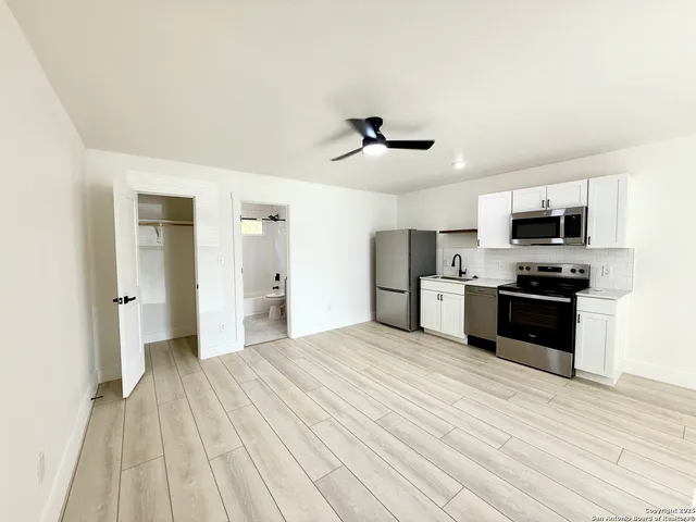 $850 | 2204 West San Antonio Street, Unit 6, New Braunfels, TX 78130