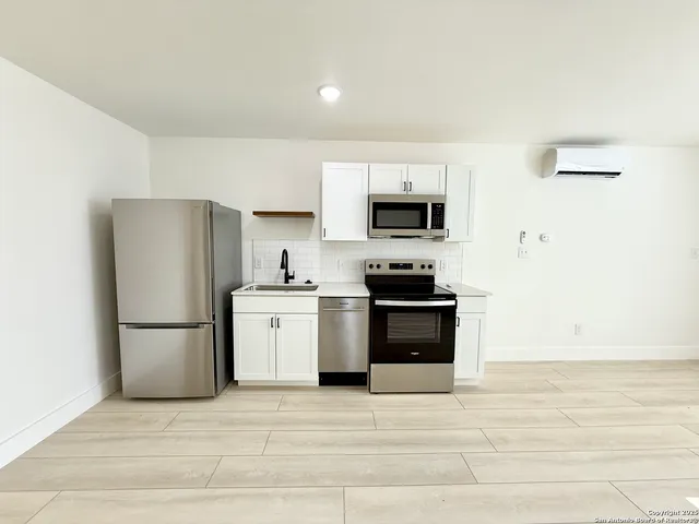 $850 | 2204 West San Antonio Street, Unit 6, New Braunfels, TX 78130