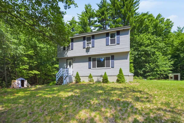 $534,900 | 95 Whittier Drive, Fremont, NH 03044