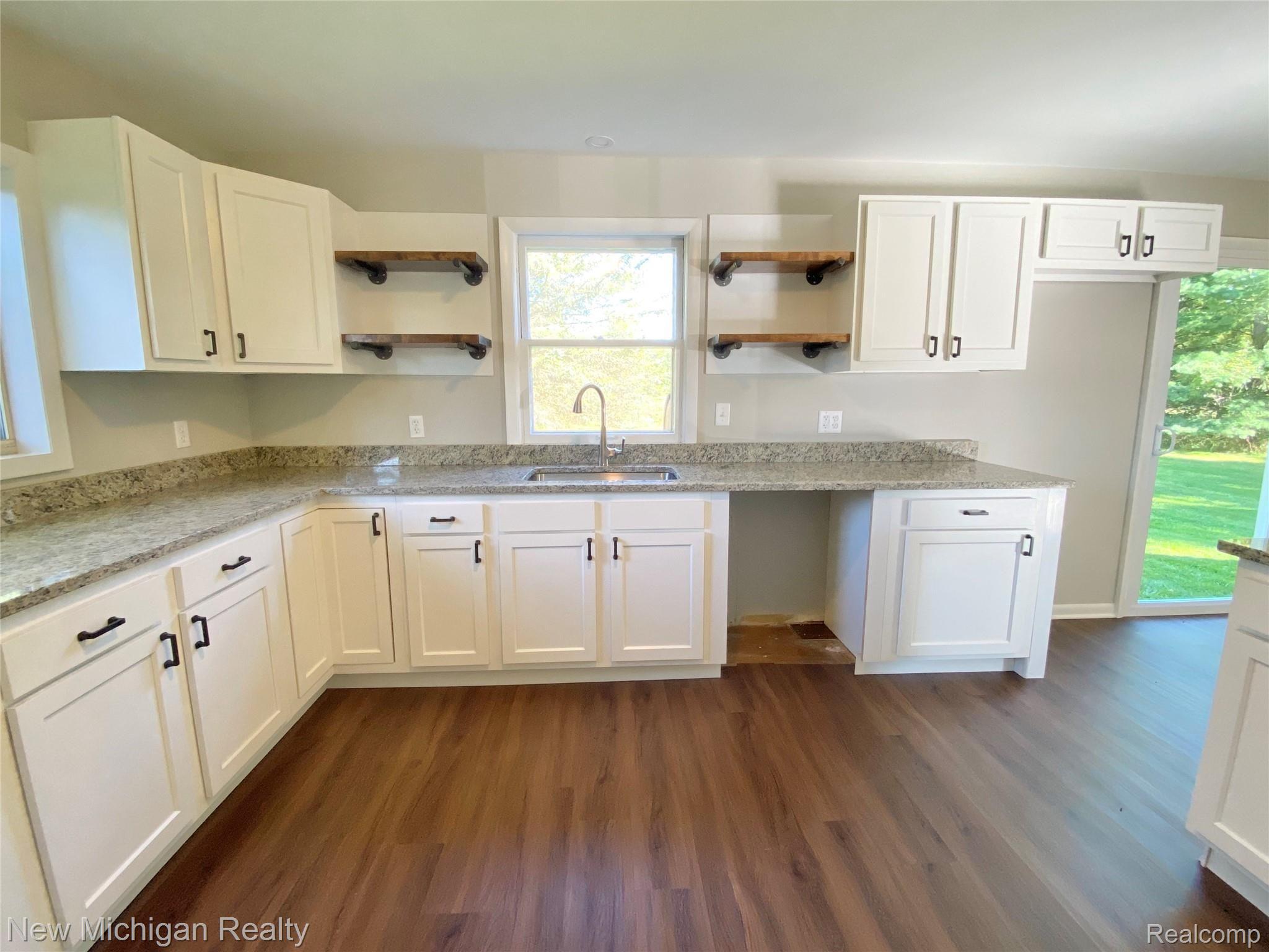 14158 North Genesee Road Clio, MI 48420 - Photo 6 of 40 AEF23E68-DF48-4B9A-8063-BDFD59DBAC29.jpeg