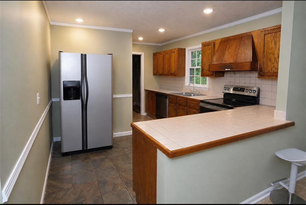 613 Sheppard Road Stone Mountain, GA 30083 - Photo 5 of 25 Gallery Image 5