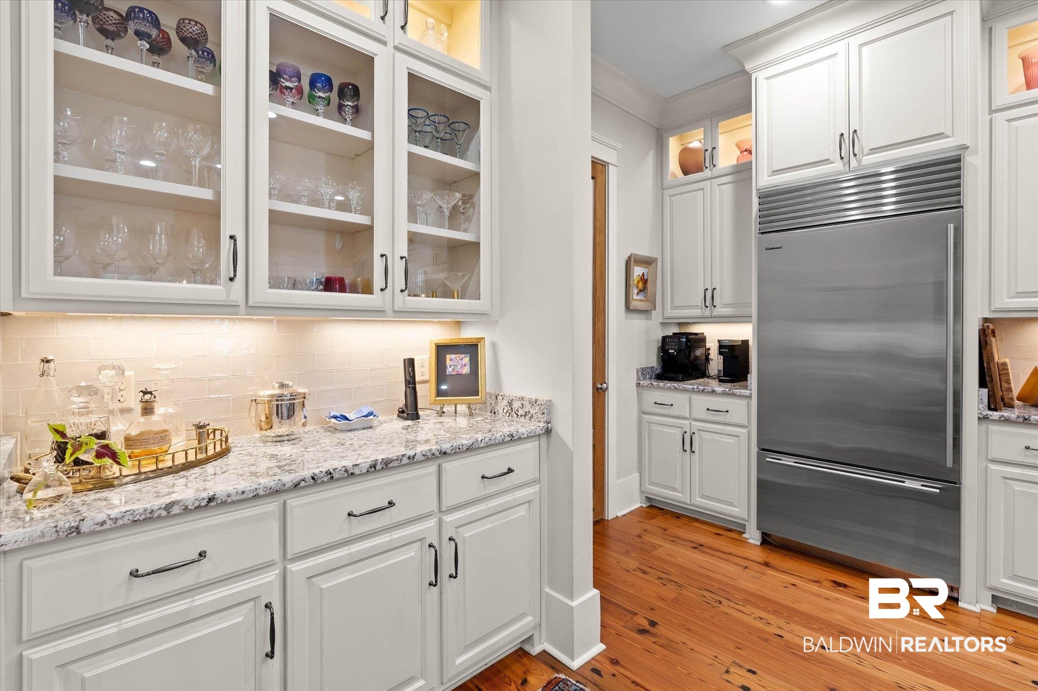 561 Falling Water Boulevard Fairhope, AL 36532 - Photo 13 of 45 Dry Bar in Kitchen