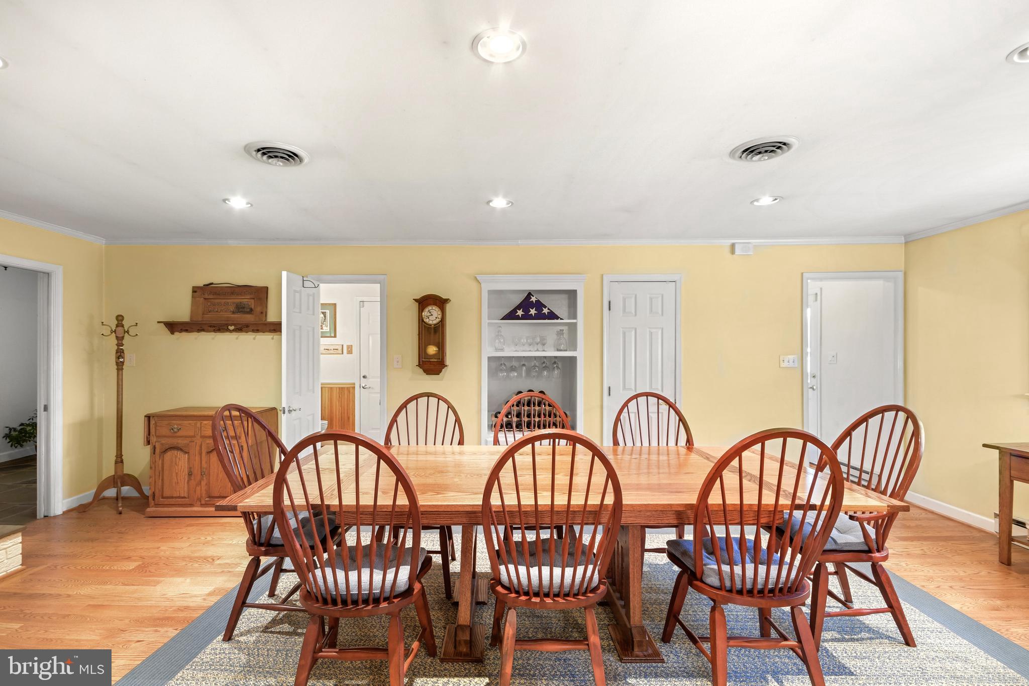 6123 Long Branch Road Frederick, MD 21701 - Photo 18 of 74 Lots of table space