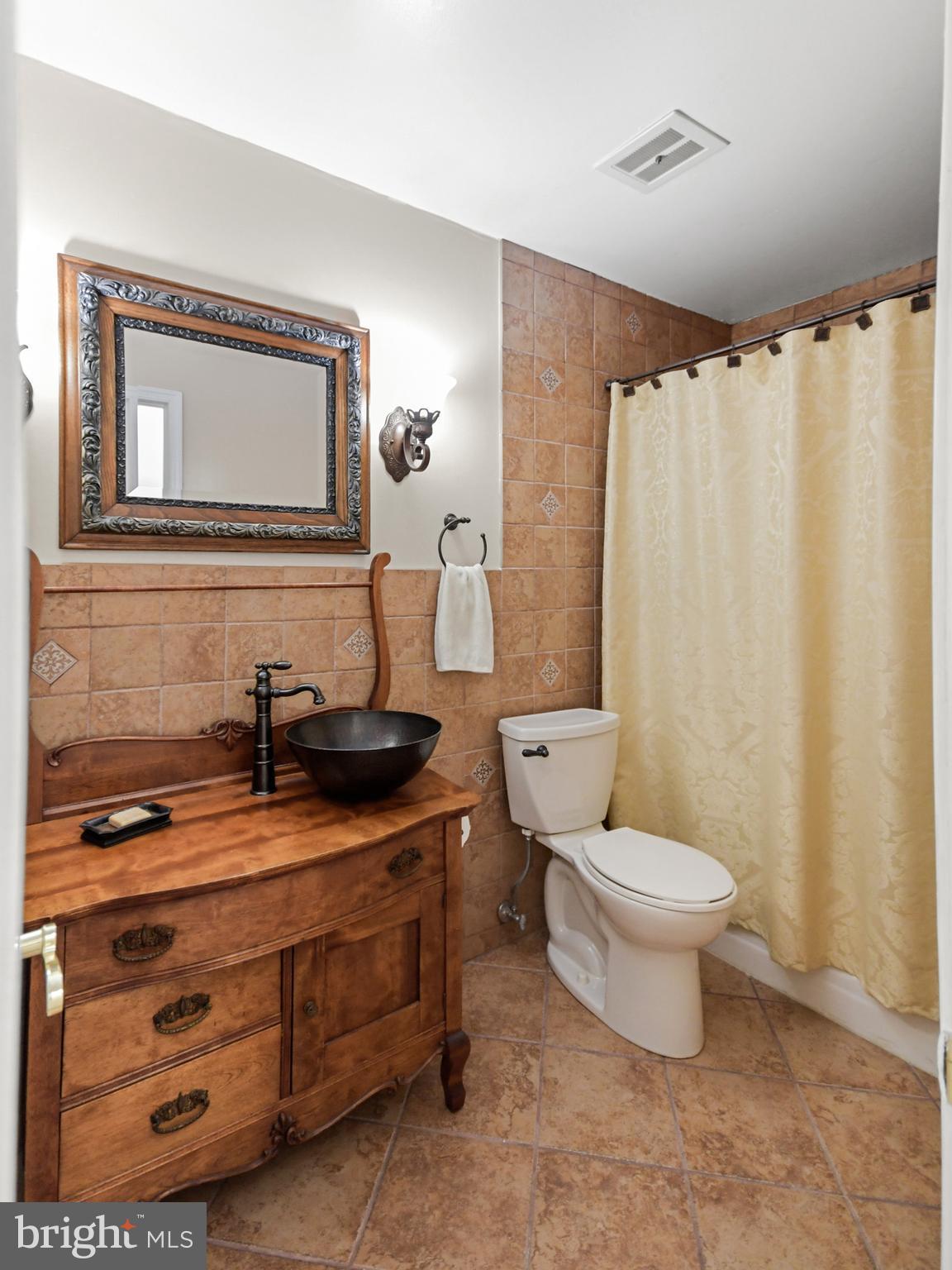 6123 Long Branch Road Frederick, MD 21701 - Photo 38 of 74 Full hall bath
