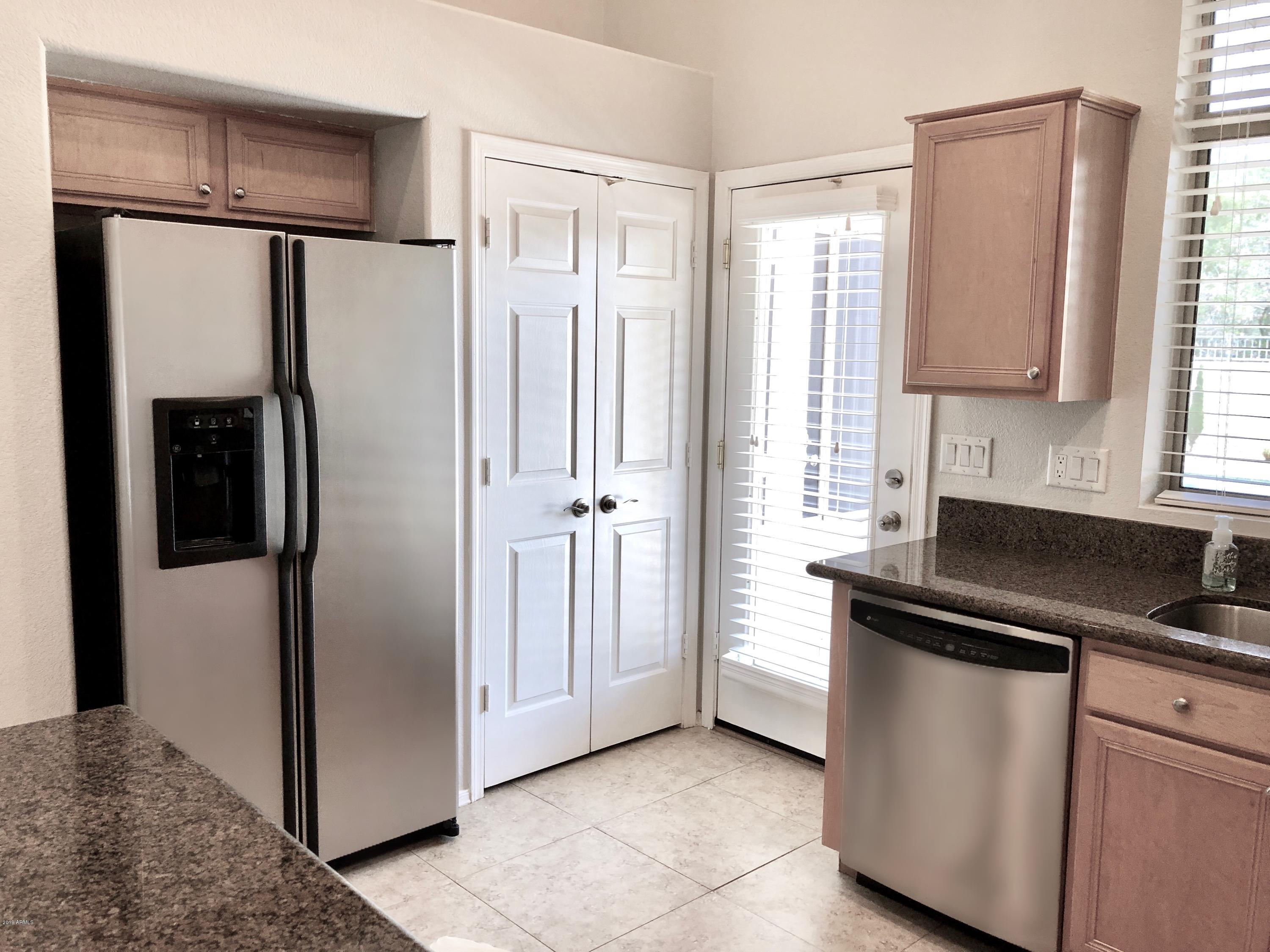 4053 West Saddlehorn Road Phoenix, AZ 85083 - Photo 5 of 47 Kitchen