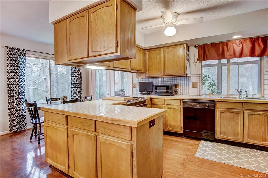 7714 Robin Crest Road Charlotte, NC 28226 - Photo 14 of 36 Gallery Image 14
