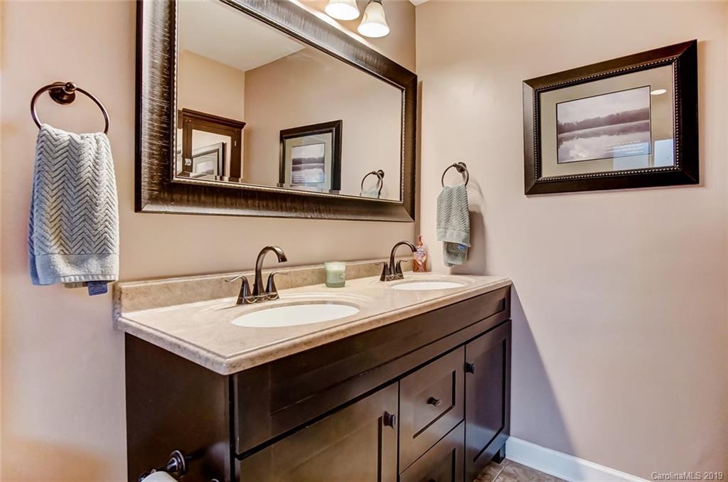 7714 Robin Crest Road Charlotte, NC 28226 - Photo 21 of 36 Gallery Image 21