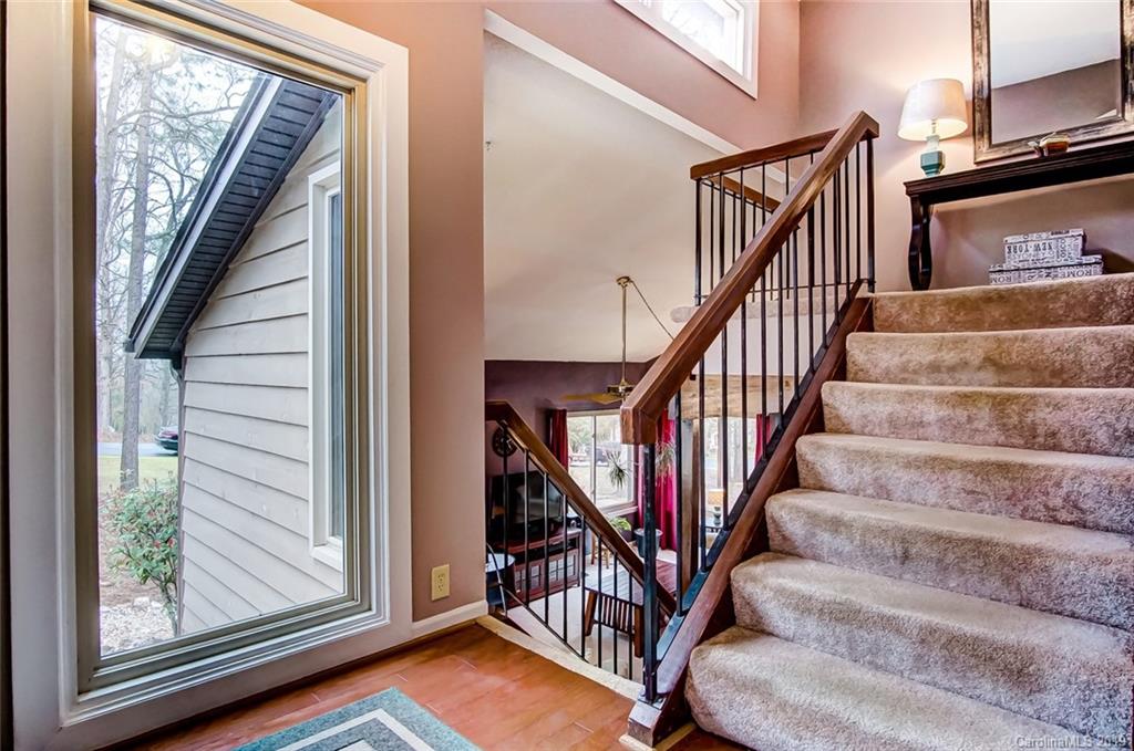 7714 Robin Crest Road Charlotte, NC 28226 - Photo 5 of 36 Gallery Image 5