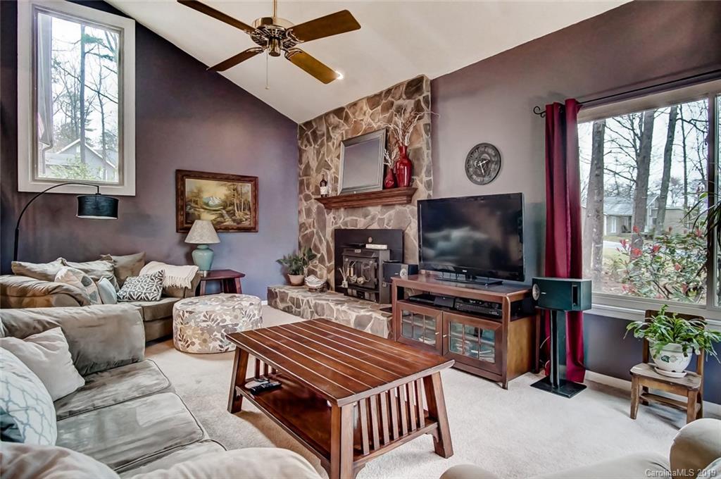 7714 Robin Crest Road Charlotte, NC 28226 - Photo 8 of 36 Gallery Image 8
