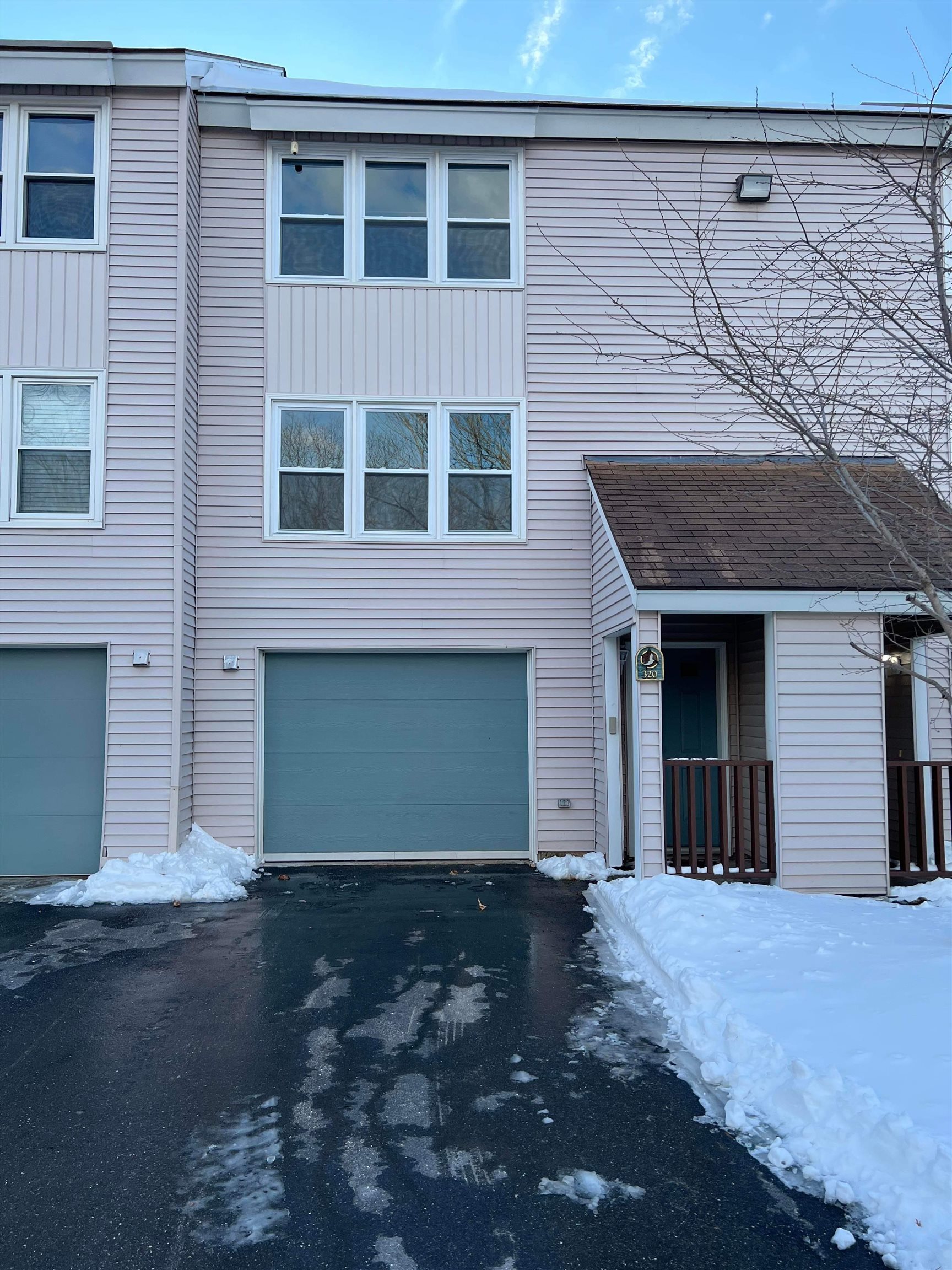 320 Circle Road Manchester, NH 03103 - Photo 1 of 6
