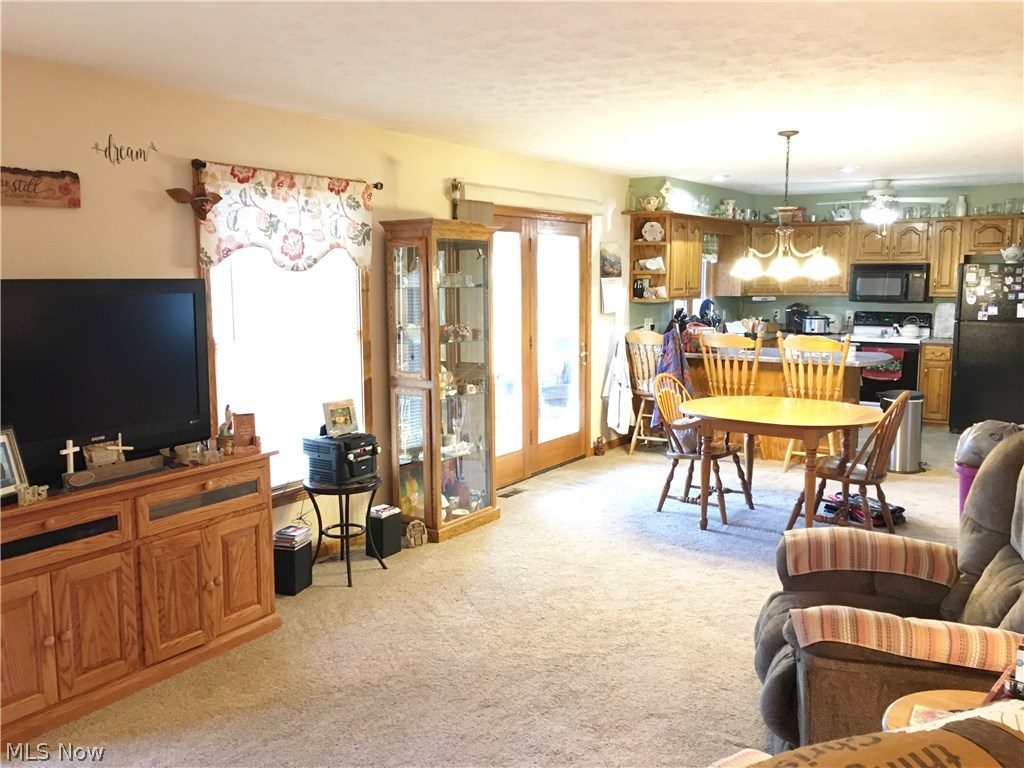 1088 Robinhood Road Southeast Dennison, OH 44621 - Photo 6 of 30