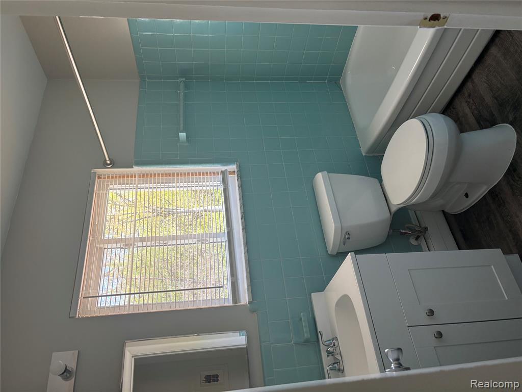 22000 Beck Road, Unit 103 Northville, MI 48167 - Photo 5 of 6