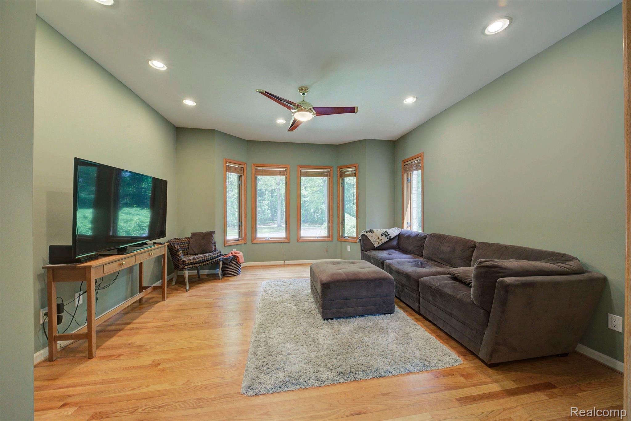 10121 Allen Road Clarkston, MI 48348 - Photo 20 of 95 Gallery Image 20