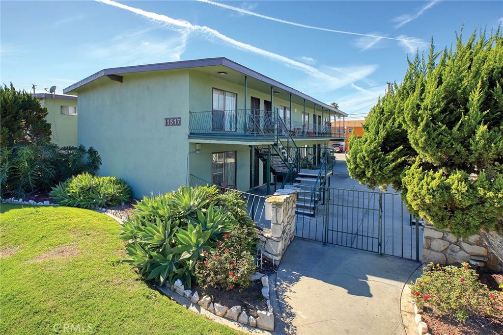 11517 Old River School Road Downey, CA 90241 - Photo 3 of 7