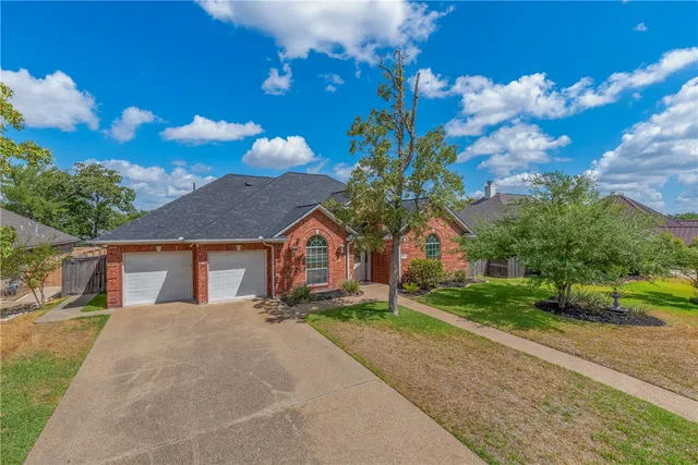 $3,000 | 305 Stoney Hills Court, College Station, TX 77845