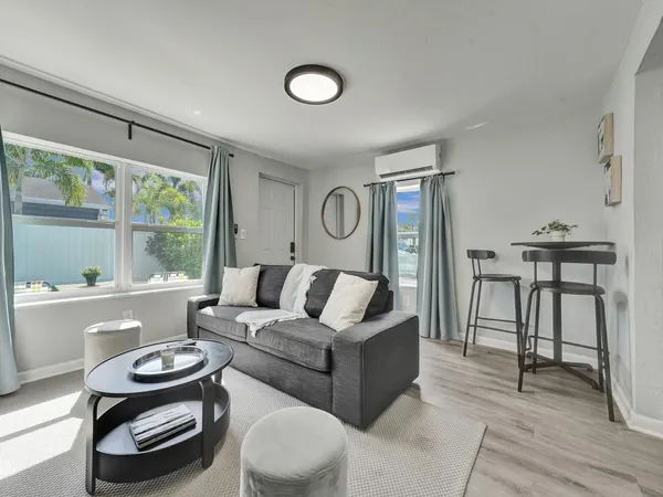 $2,500 | 717 Southwest 2nd Court, Delray Beach, FL 33444
