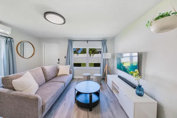 $2,500 | 717 Southwest 2nd Court, Delray Beach, FL 33444