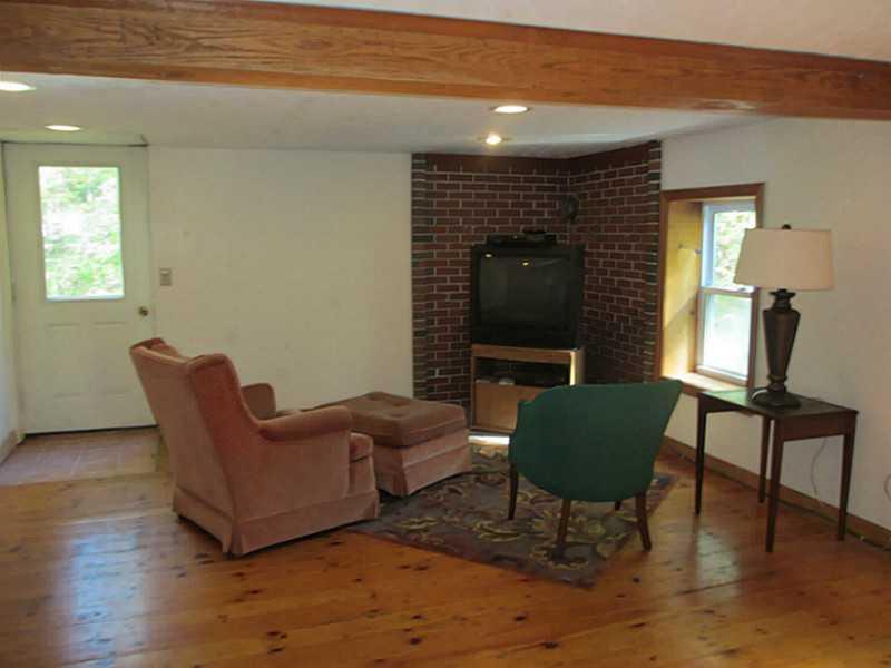 2 County Road York, ME 03902 - Photo 13 of 21 Den/Family/Great Room.