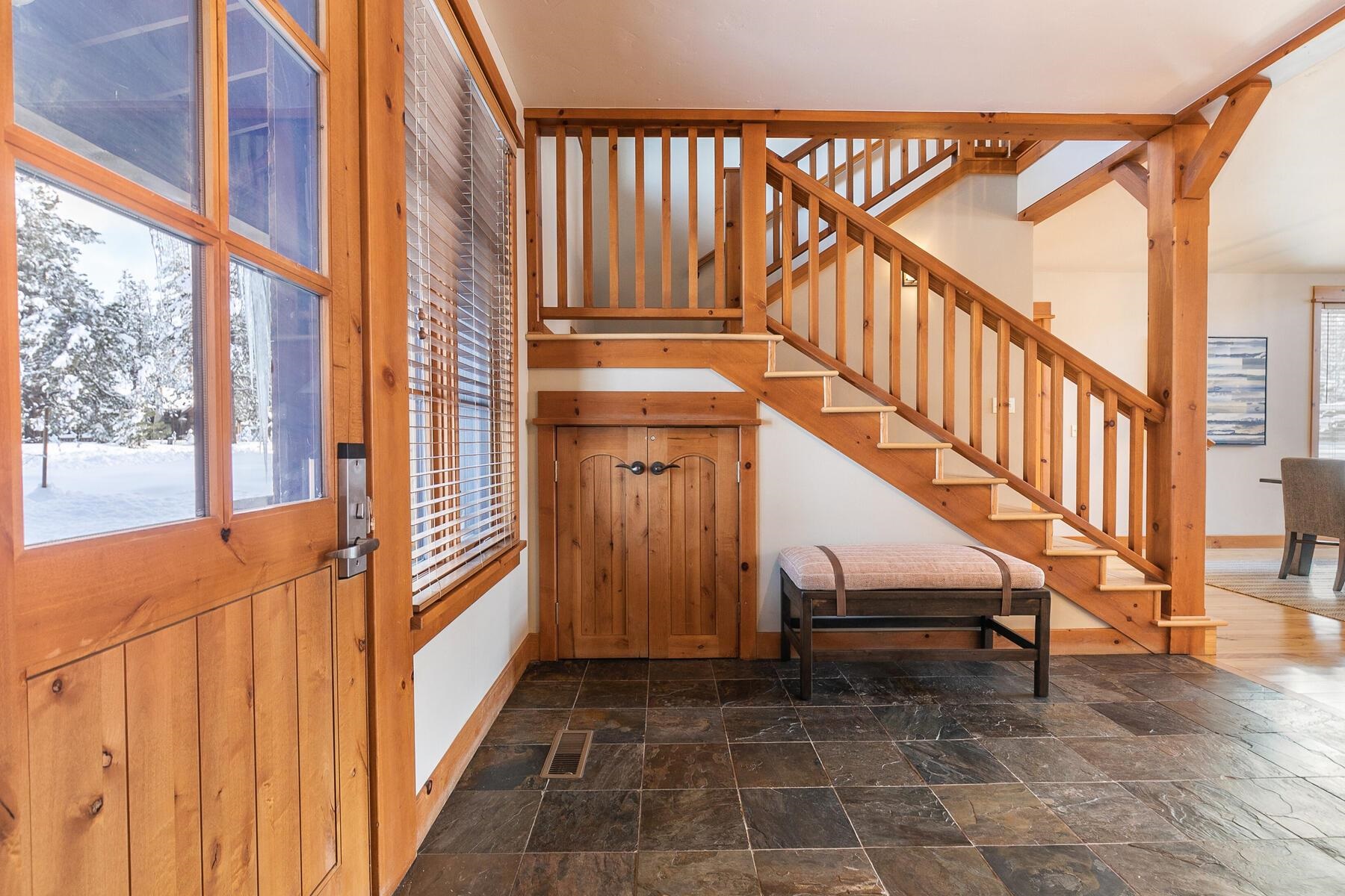12229 Lookout Loop, Unit F513 Truckee, CA 96161 - Photo 7 of 28 a view of entryway