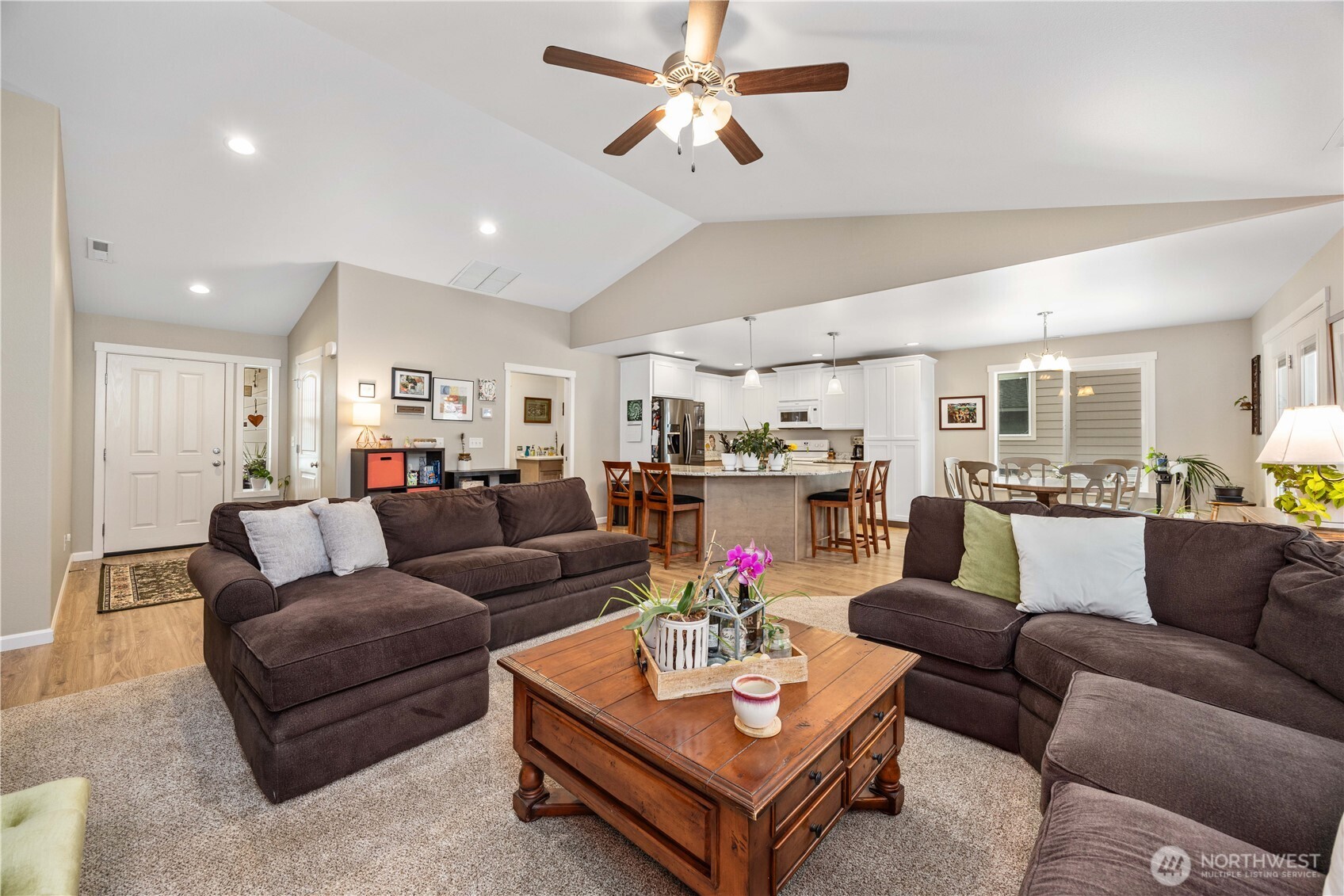 479 Spring View Place Chelan, WA 98816 - Photo 14 of 37 a living room with furniture kitchen and a kitchen view
