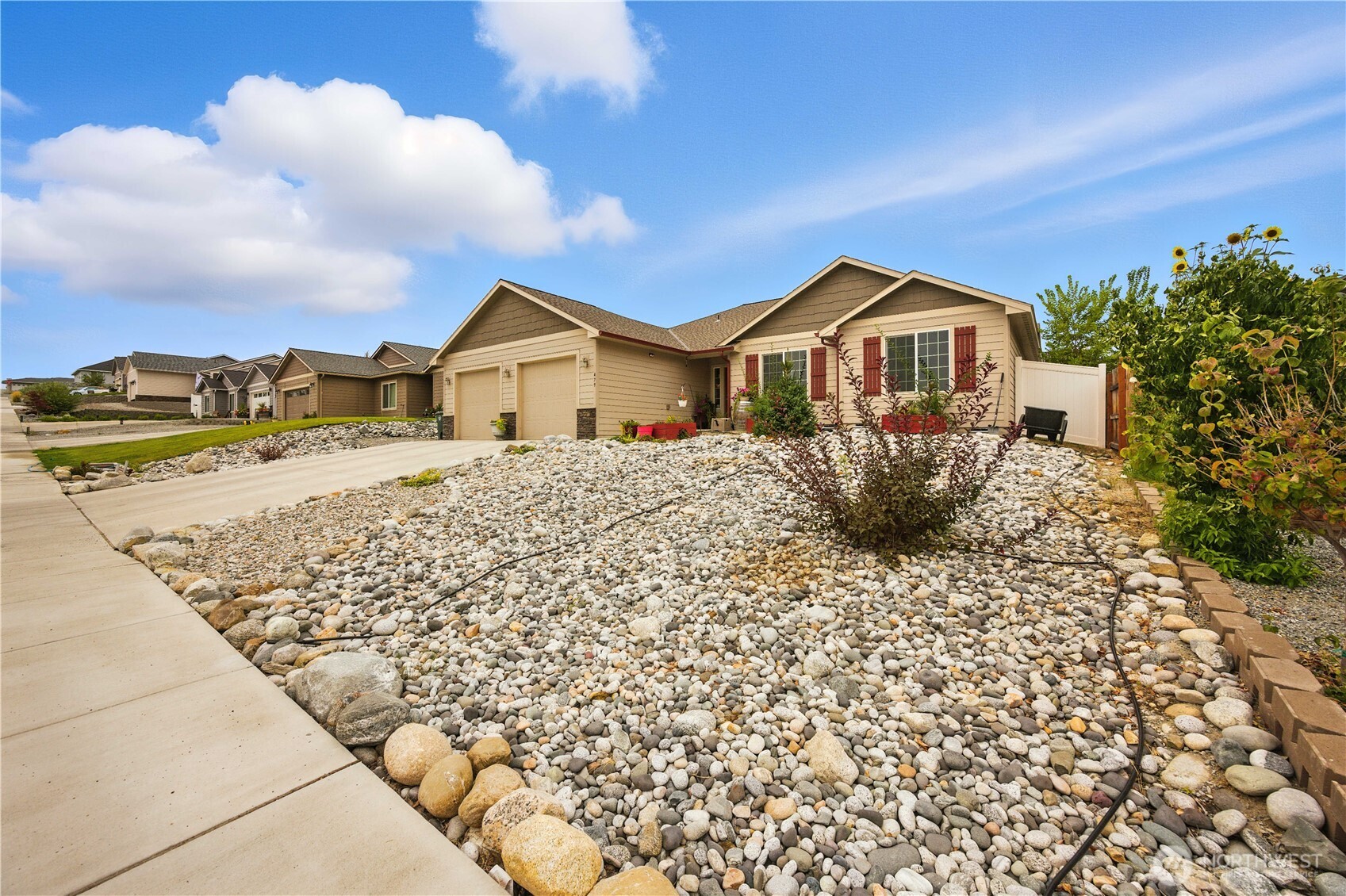 479 Spring View Place Chelan, WA 98816 - Photo 2 of 37