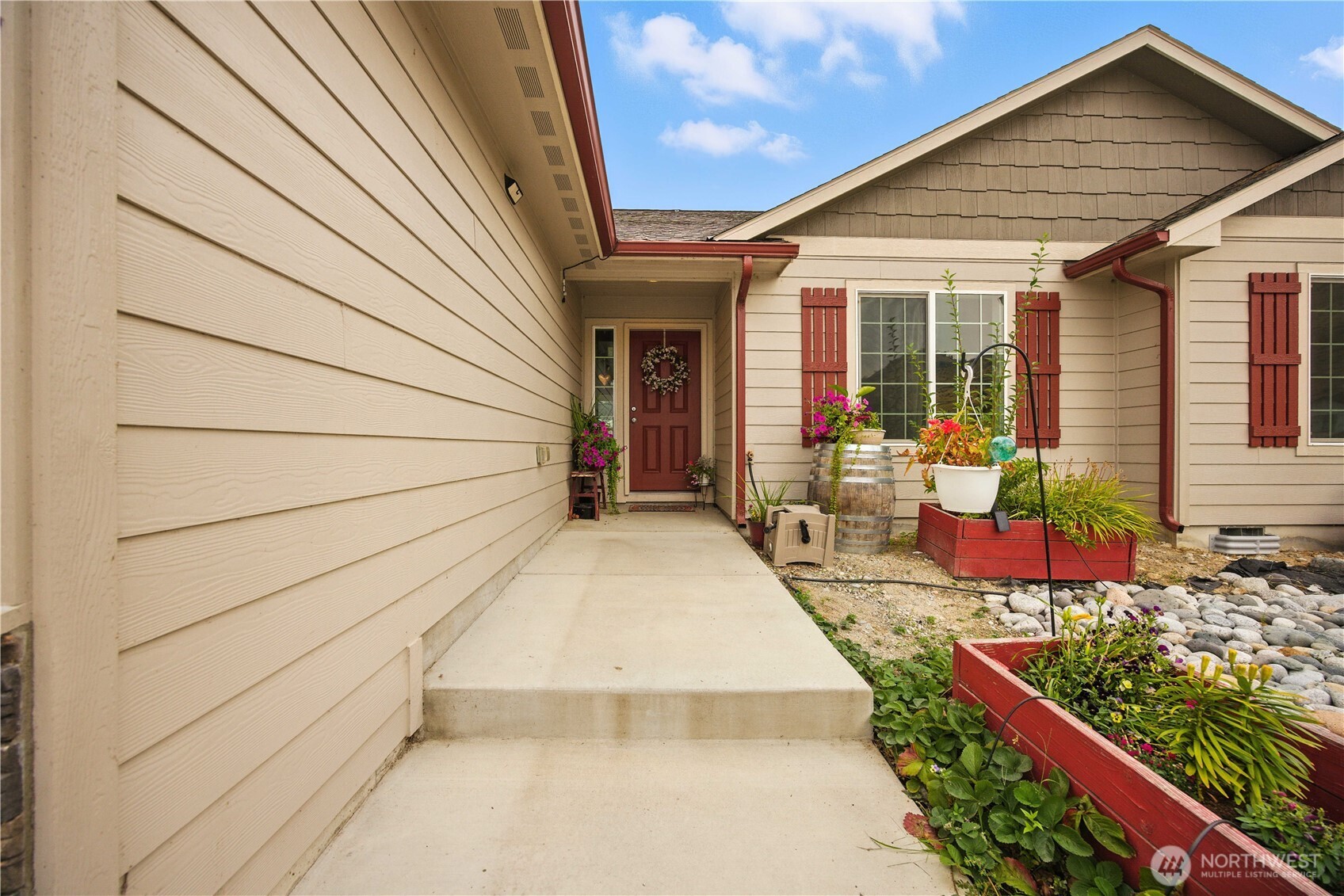 479 Spring View Place Chelan, WA 98816 - Photo 3 of 37