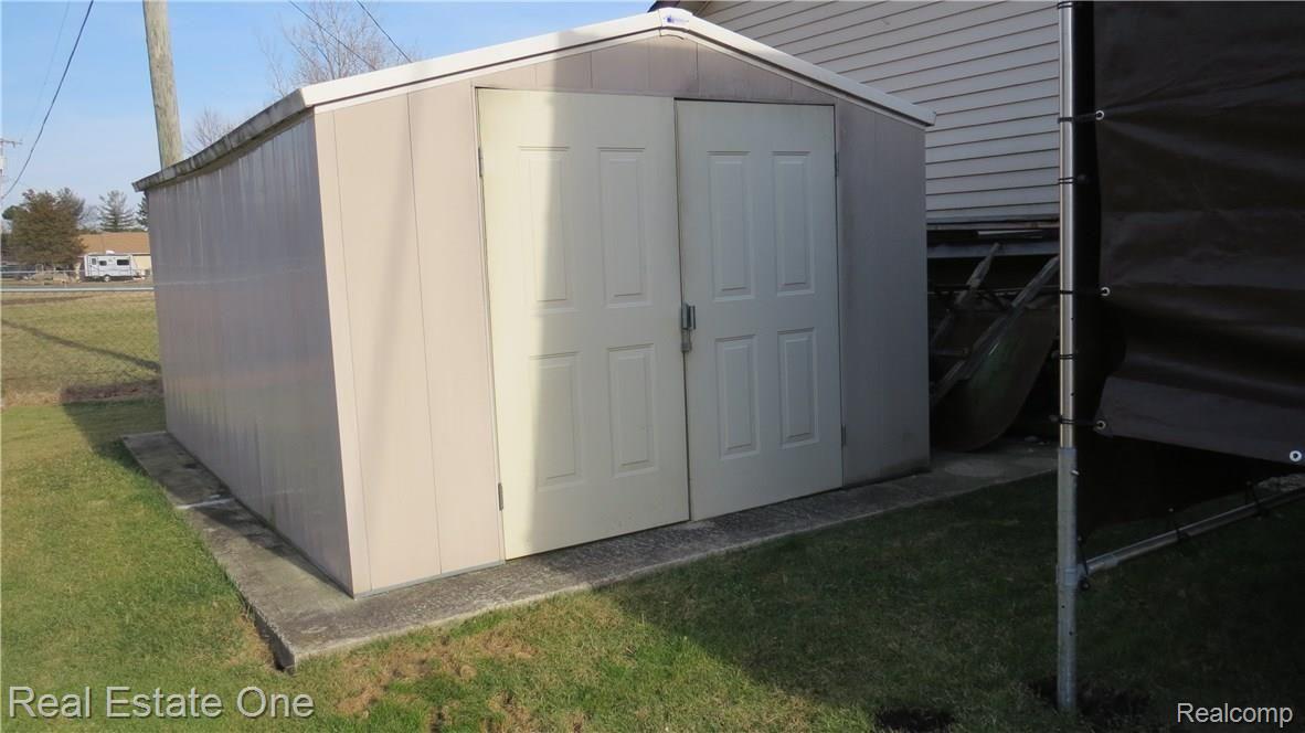 30550 Fort Road Rockwood, MI 48173 - Photo 29 of 31 Shed included in sale