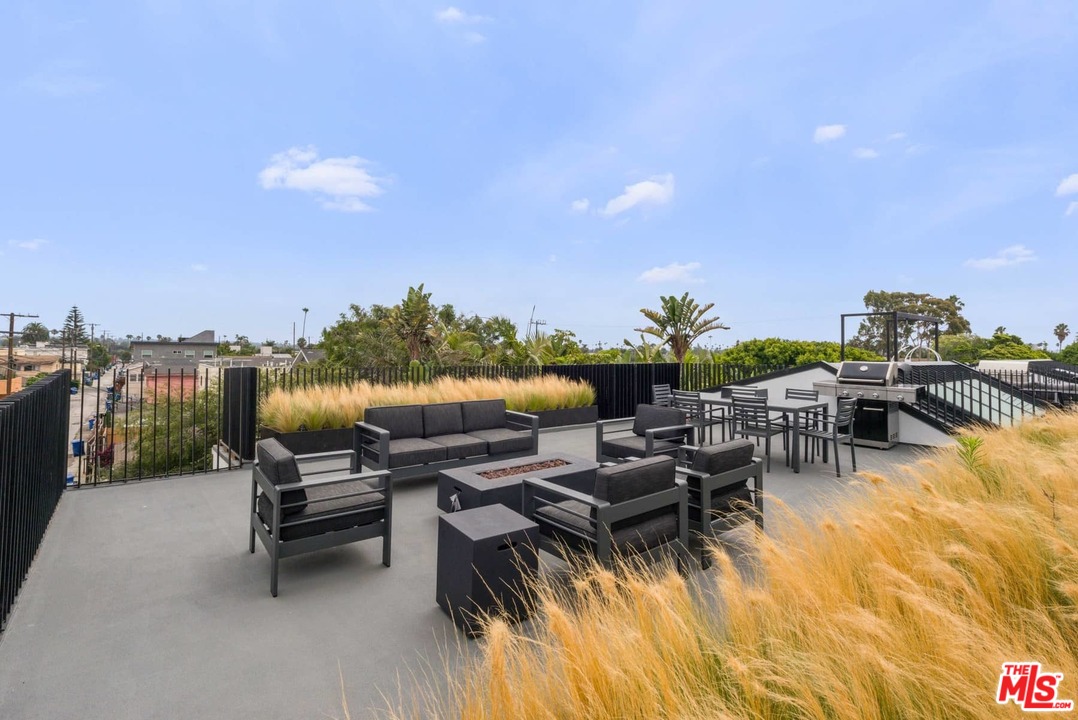 629 Sunset Avenue Venice, CA 90291 - Photo 30 of 31 a view of swimming pool with outdoor seating and plants