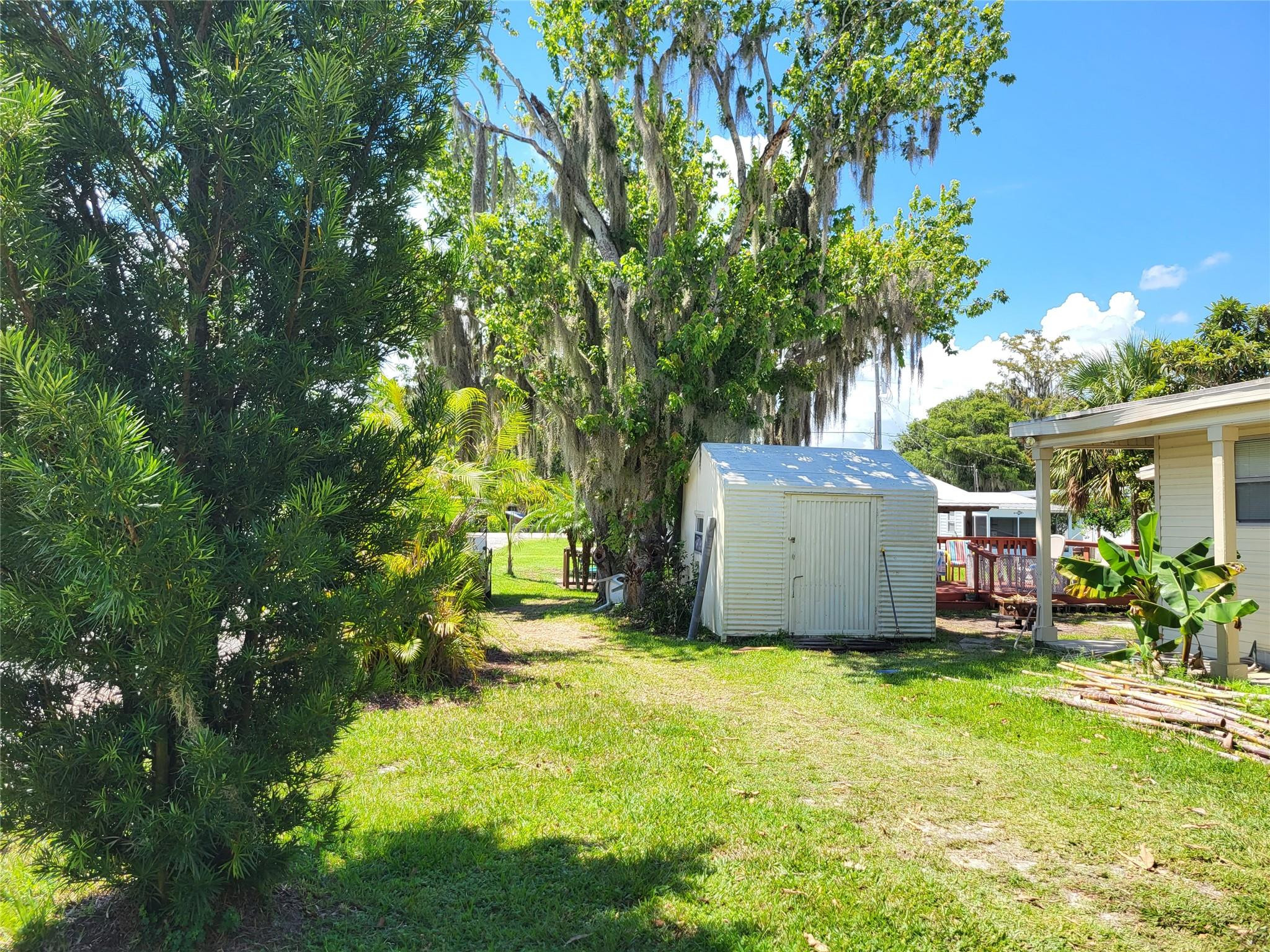 1051 Echo Avenue Moore Haven, FL 33471 - Photo 5 of 33 Photo 5