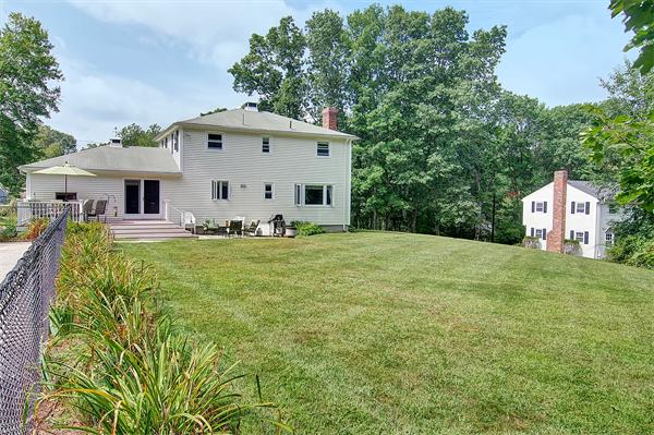 18 Nagog Hill Road Littleton, MA 01460 - Photo 3 of 28 Gallery Image 3