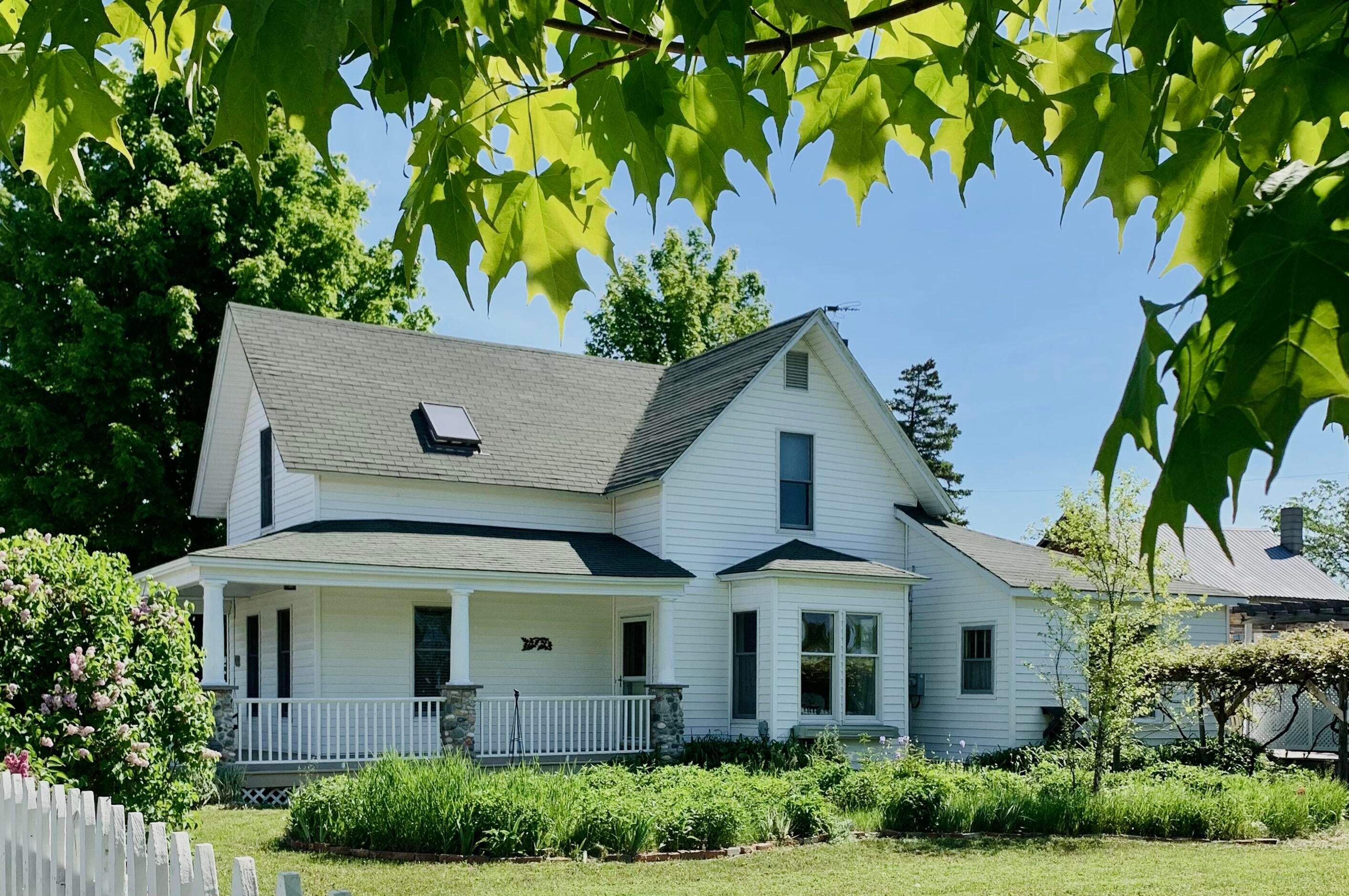 127 South F Street Cheboygan, MI 49721 - Photo 1 of 35 Gallery Image 1