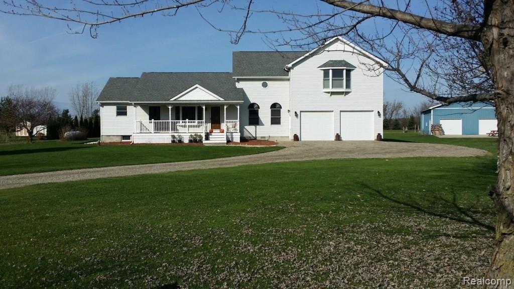 13432 Gilbert Road Memphis, MI 48041 - Photo 4 of 56 20141103_130758.jpg