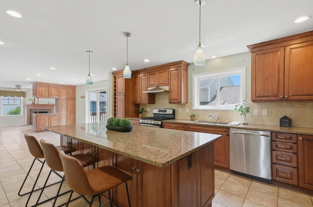 7 Riverside Street Danvers, MA 01923 - Photo 6 of 40