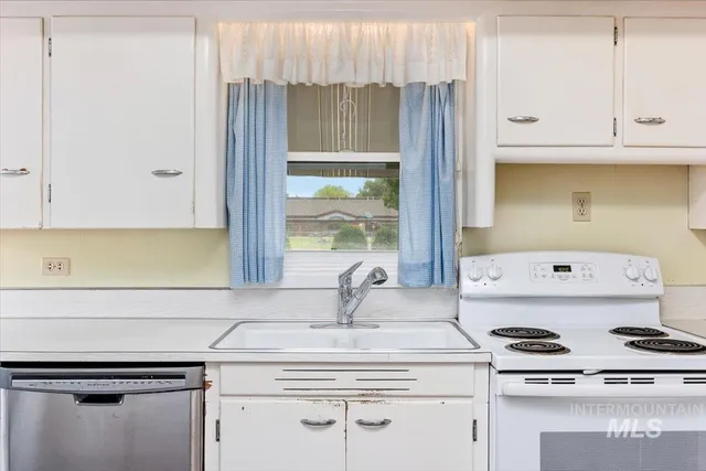 $399,000 | 234 North Idaho Street, Wendell, ID 83355