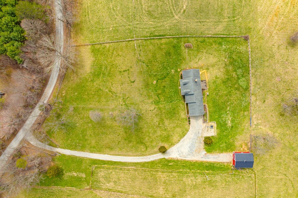 3727 Hodge Hollow Road Pulaski, VA 24301 - Photo 6 of 75 Gallery Image 6