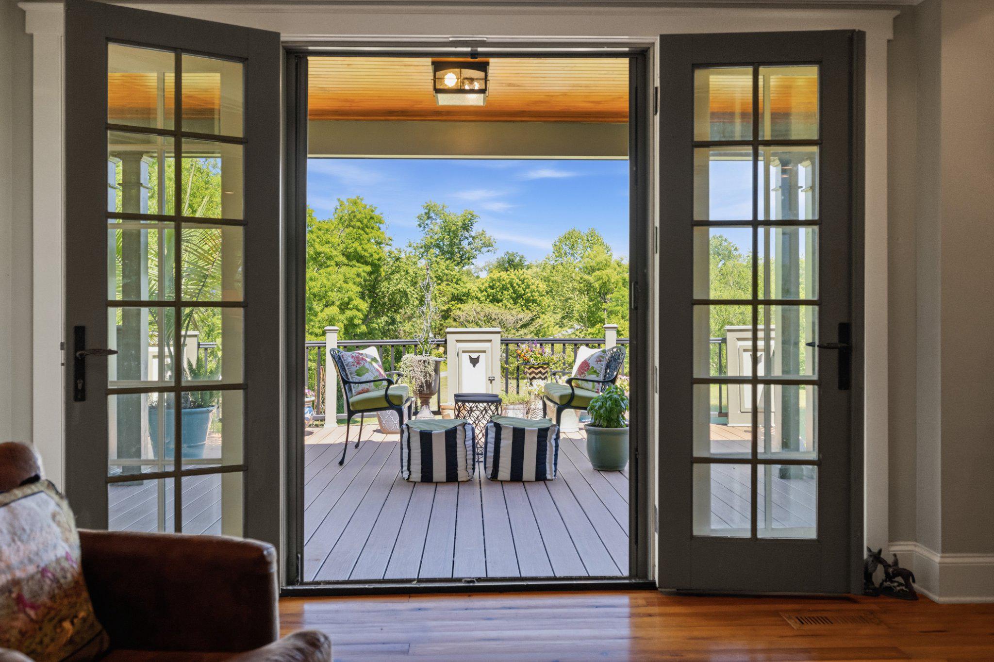 18101 Cattail Road Poolesville, MD 20837 - Photo 24 of 79 Fox head deck box with lighting