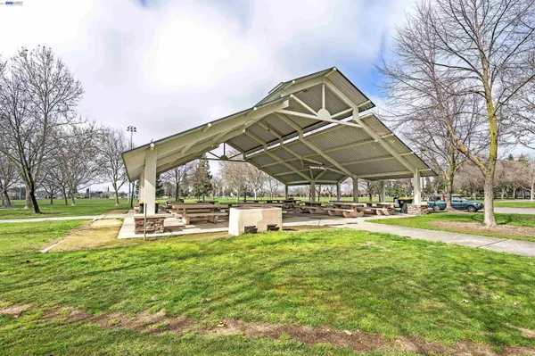 $670,000 | 1589 Friendly Street, Manteca, CA 95337