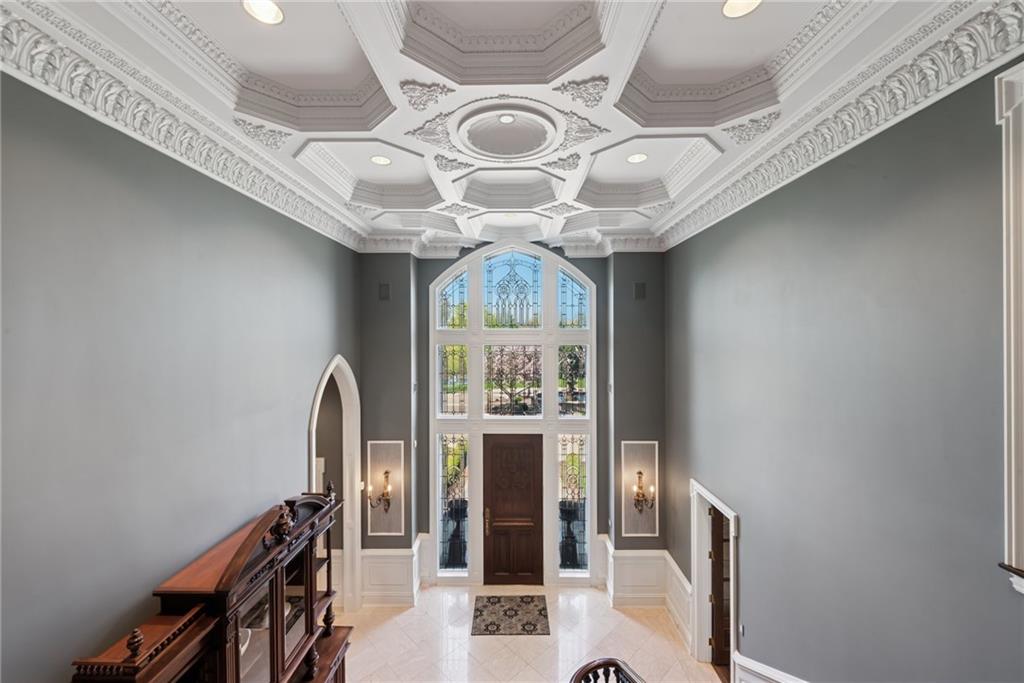 152 Justabout Road Venetia, PA 15367 - Photo 13 of 50 a view of a livingroom with a chandelier