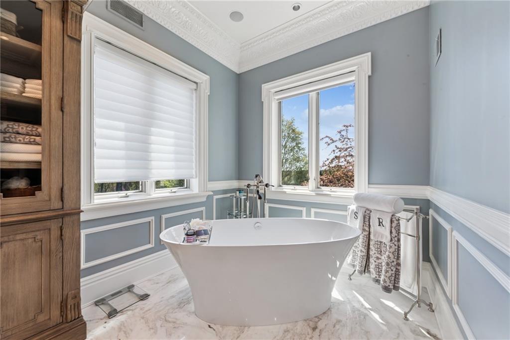 152 Justabout Road Venetia, PA 15367 - Photo 23 of 50 a view of a large tub and windows