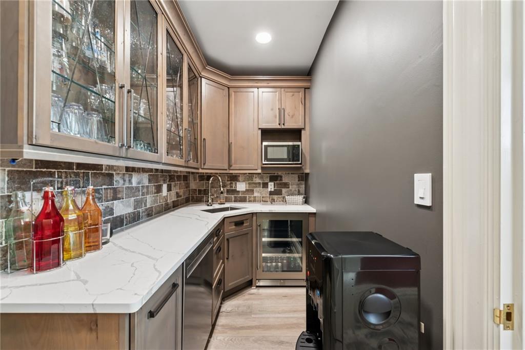 152 Justabout Road Venetia, PA 15367 - Photo 41 of 50 a view of a kitchen with a sink and cabinets