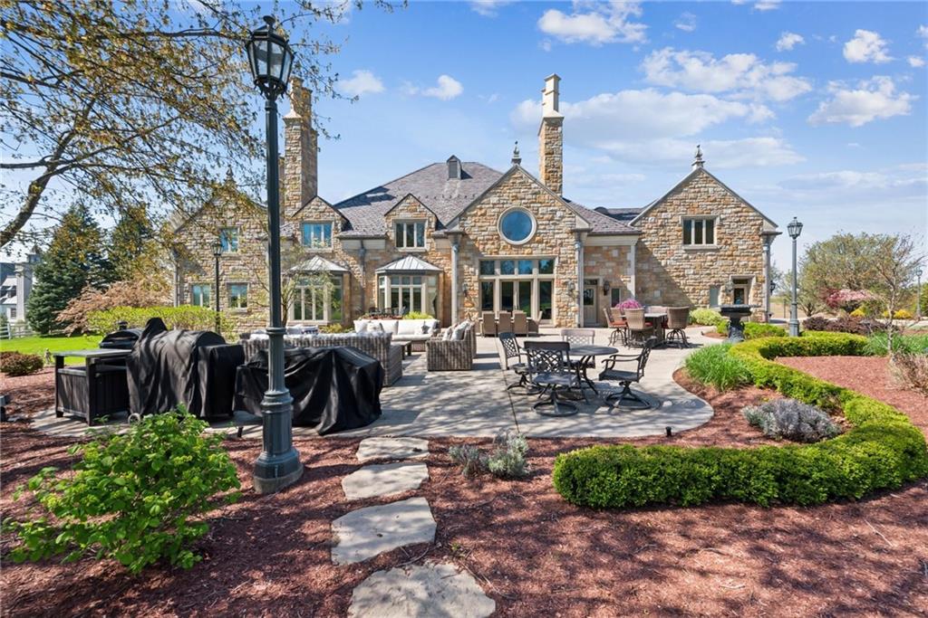 152 Justabout Road Venetia, PA 15367 - Photo 6 of 50 a front view of a house with garden