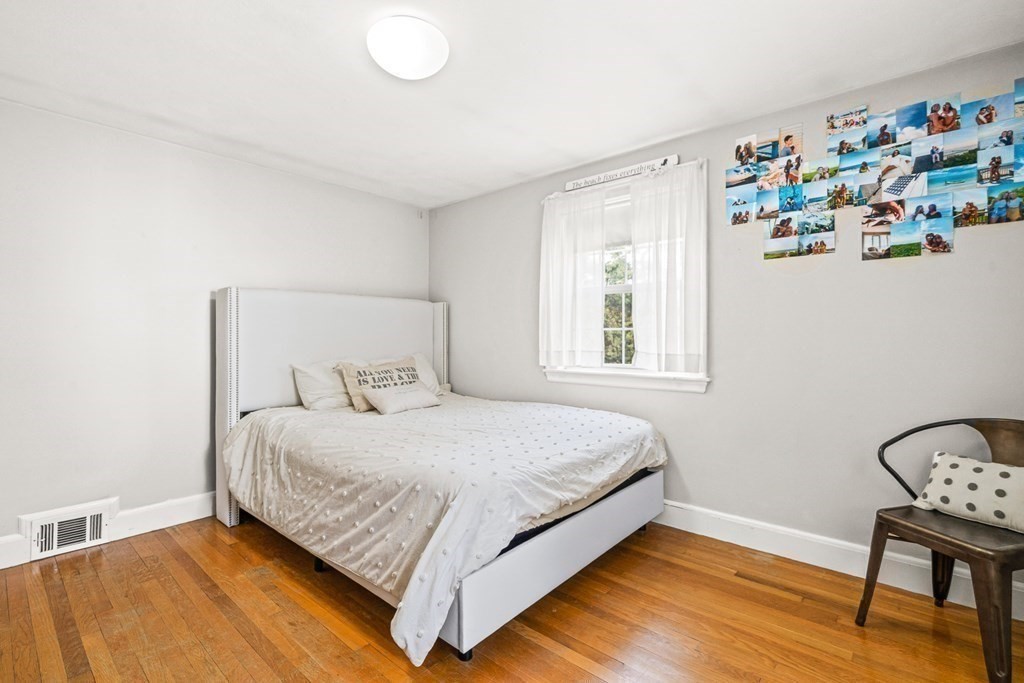 5 Berkeley Road Wellesley, MA 02482 - Photo 13 of 41