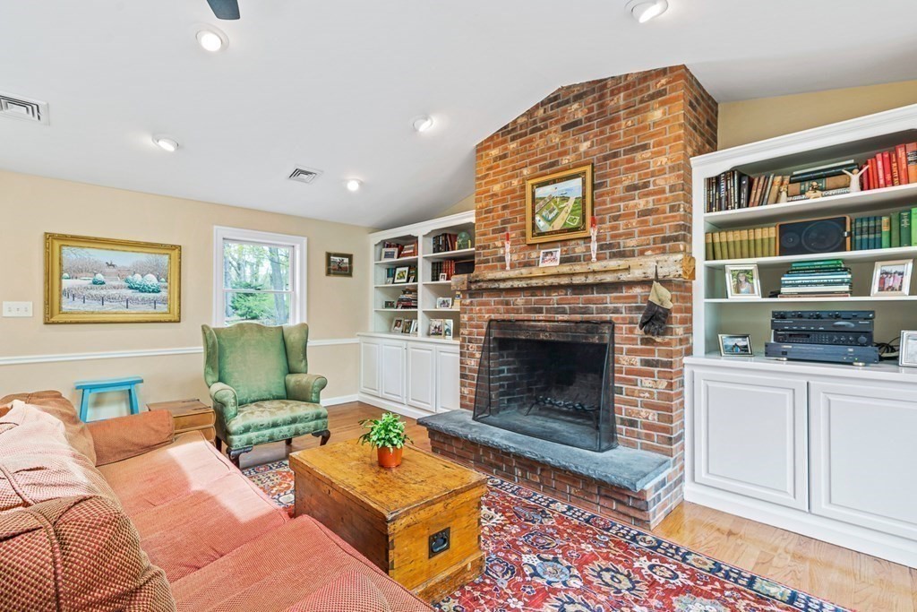 5 Berkeley Road Wellesley, MA 02482 - Photo 27 of 41