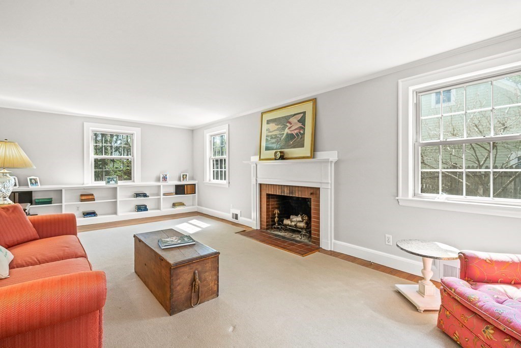 5 Berkeley Road Wellesley, MA 02482 - Photo 9 of 41