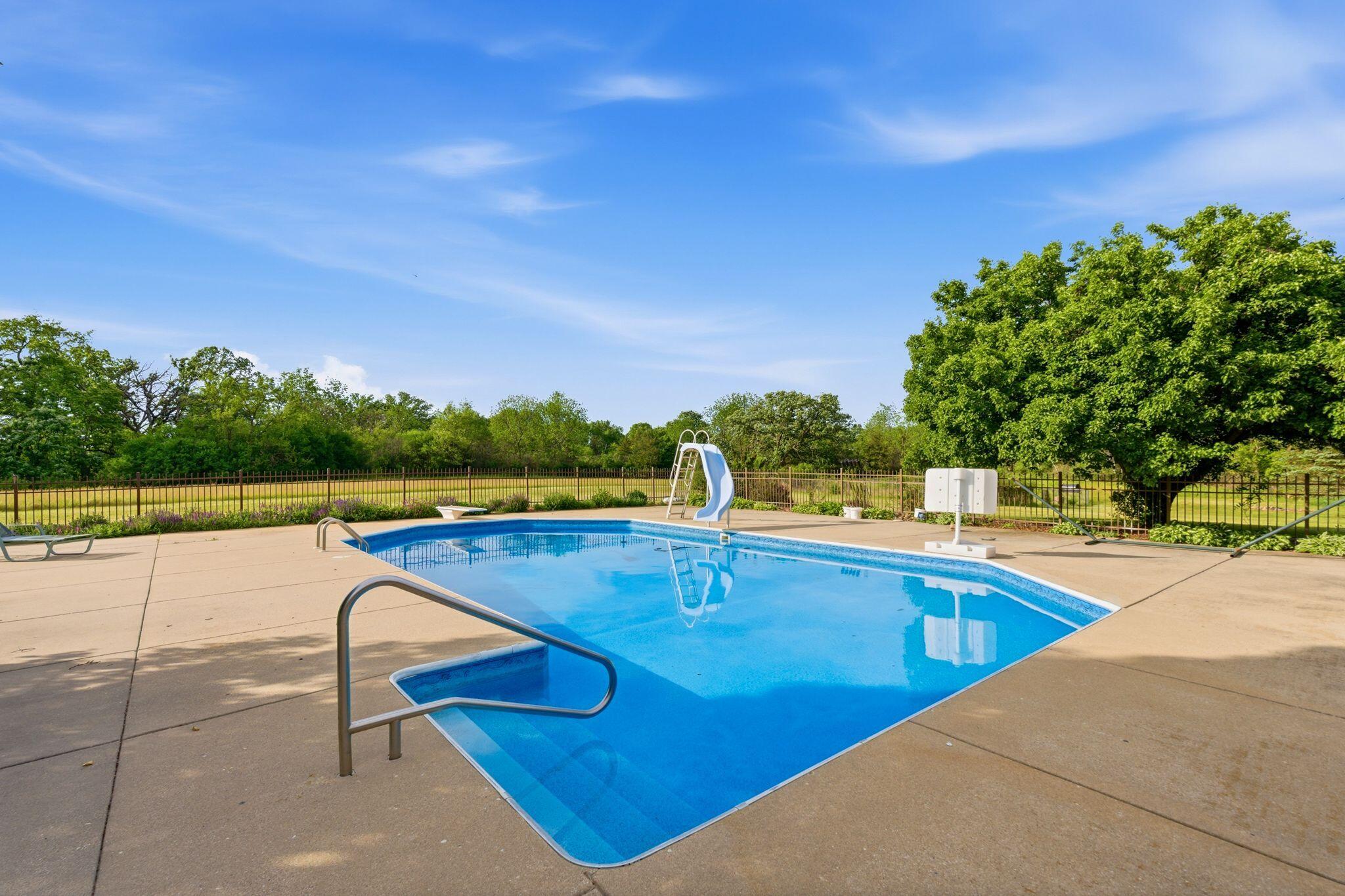 W350S1951 Waterville Road Ottawa, WI 53066 - Photo 42 of 60 In-Ground Pool